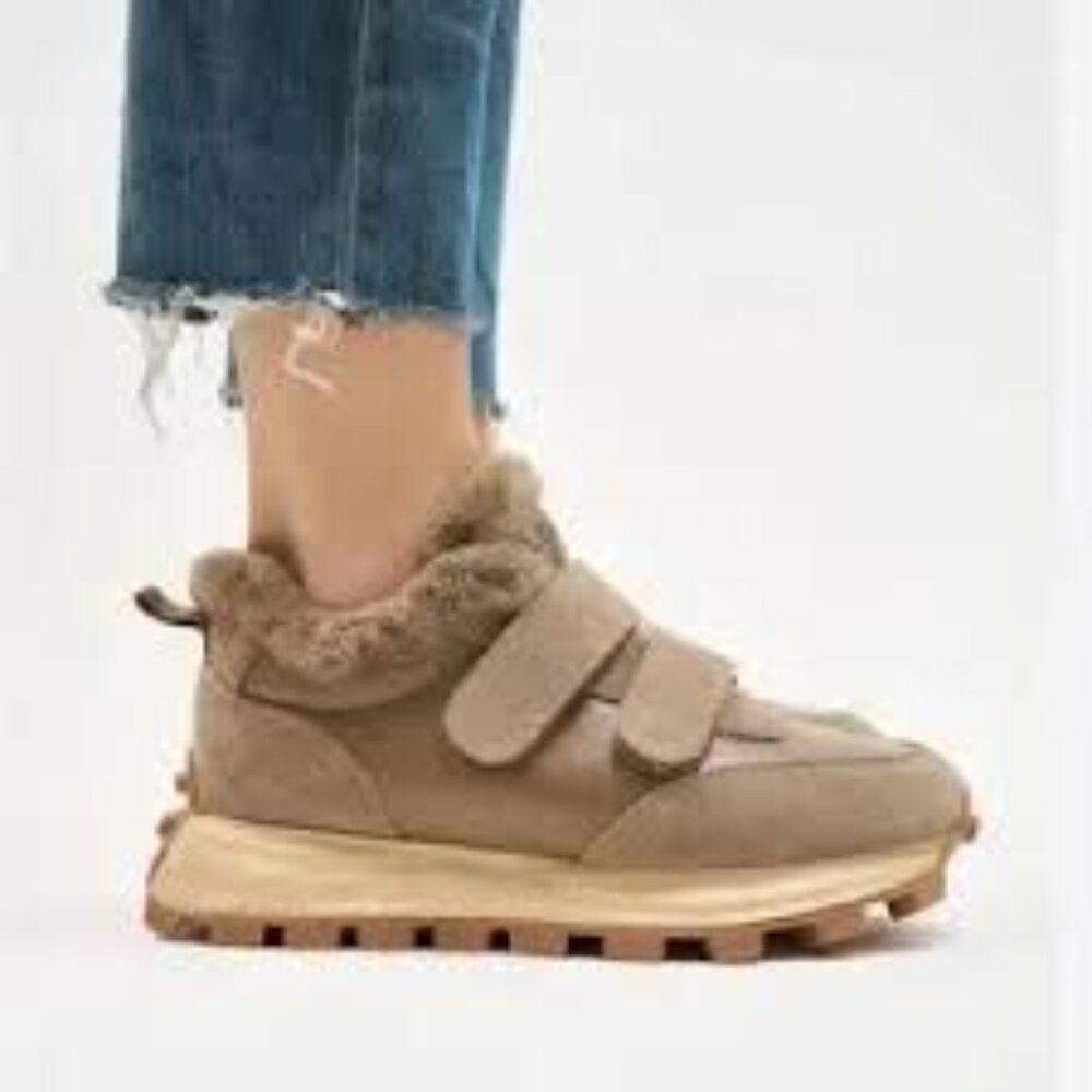 Pre-Owned Bimberi Winter Sneaker/Boot in Beige, Size 8/39